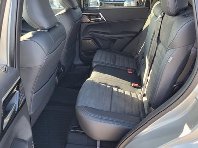 2026 Mitsubishi Outlander SE