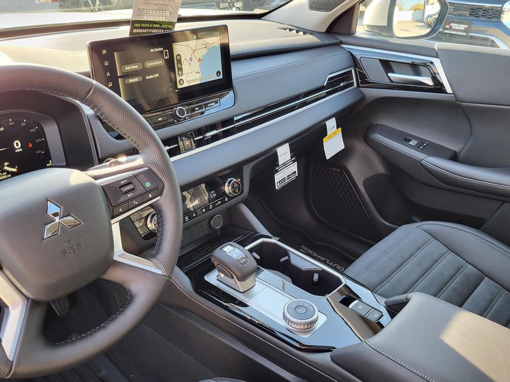 2026 Mitsubishi Outlander SE