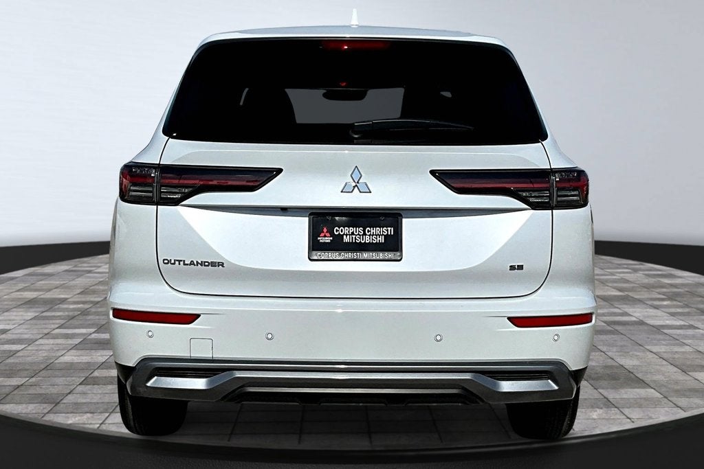2026 Mitsubishi Outlander SE