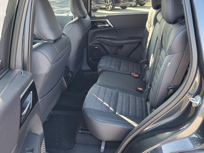 2026 Mitsubishi Outlander SE