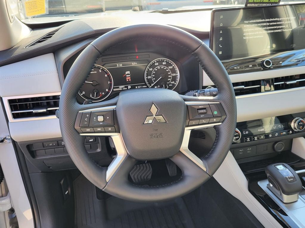 2026 Mitsubishi Outlander SE