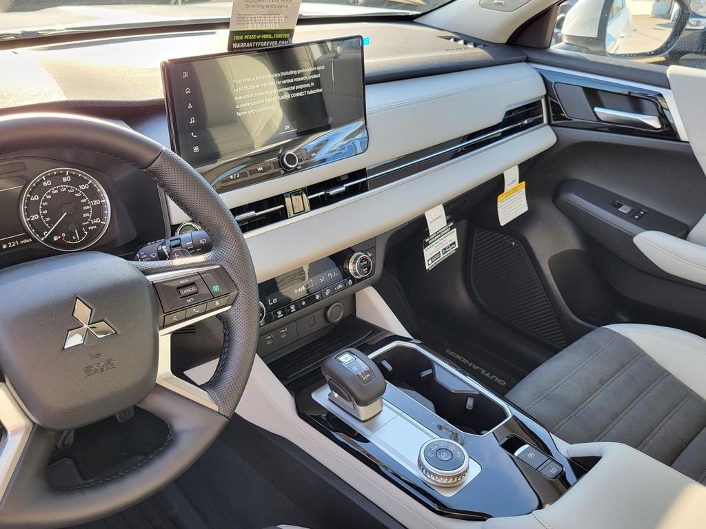 2026 Mitsubishi Outlander SE