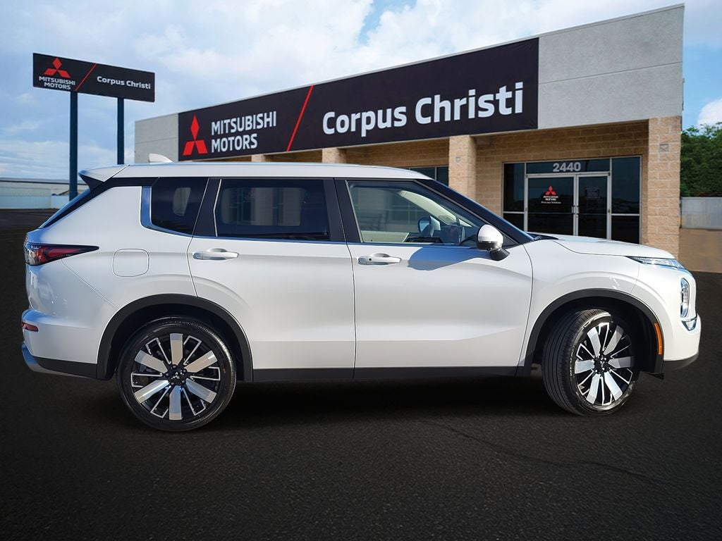 2026 Mitsubishi Outlander SE