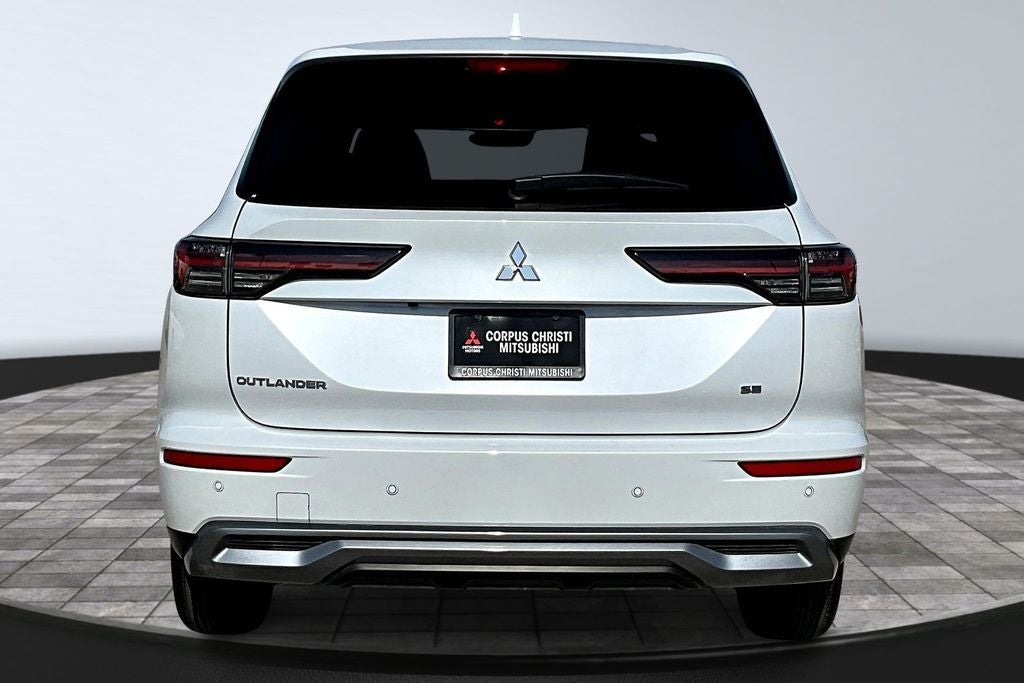 2026 Mitsubishi Outlander SE