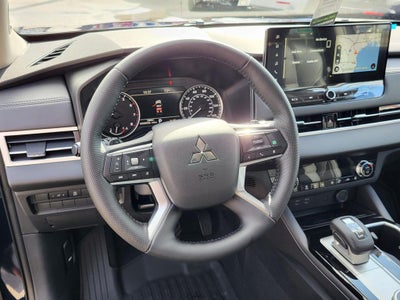 2026 Mitsubishi Outlander SE