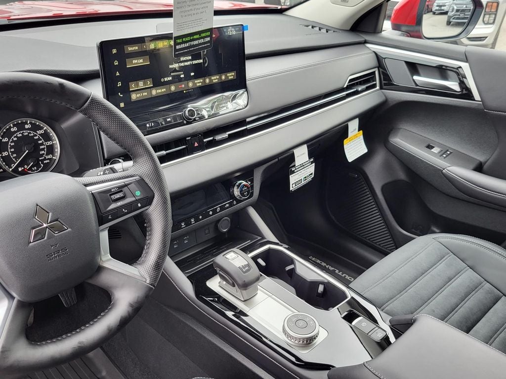 2026 Mitsubishi Outlander SE