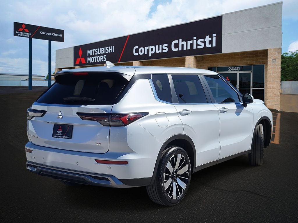 2026 Mitsubishi Outlander SE