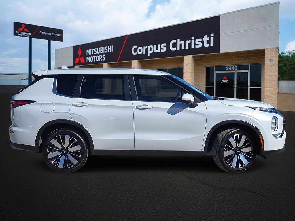 2026 Mitsubishi Outlander SE