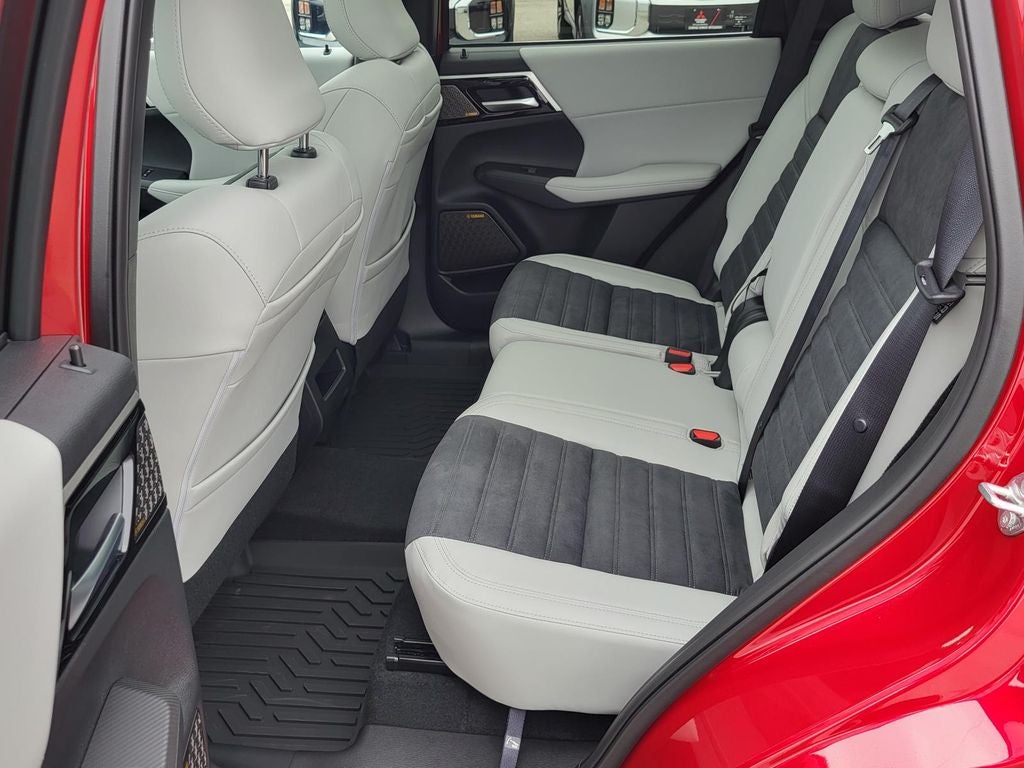 2026 Mitsubishi Outlander SE