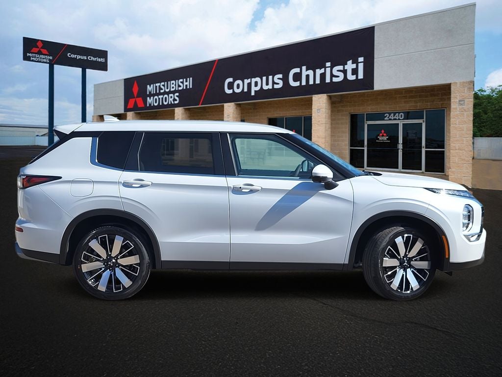 2026 Mitsubishi Outlander SE