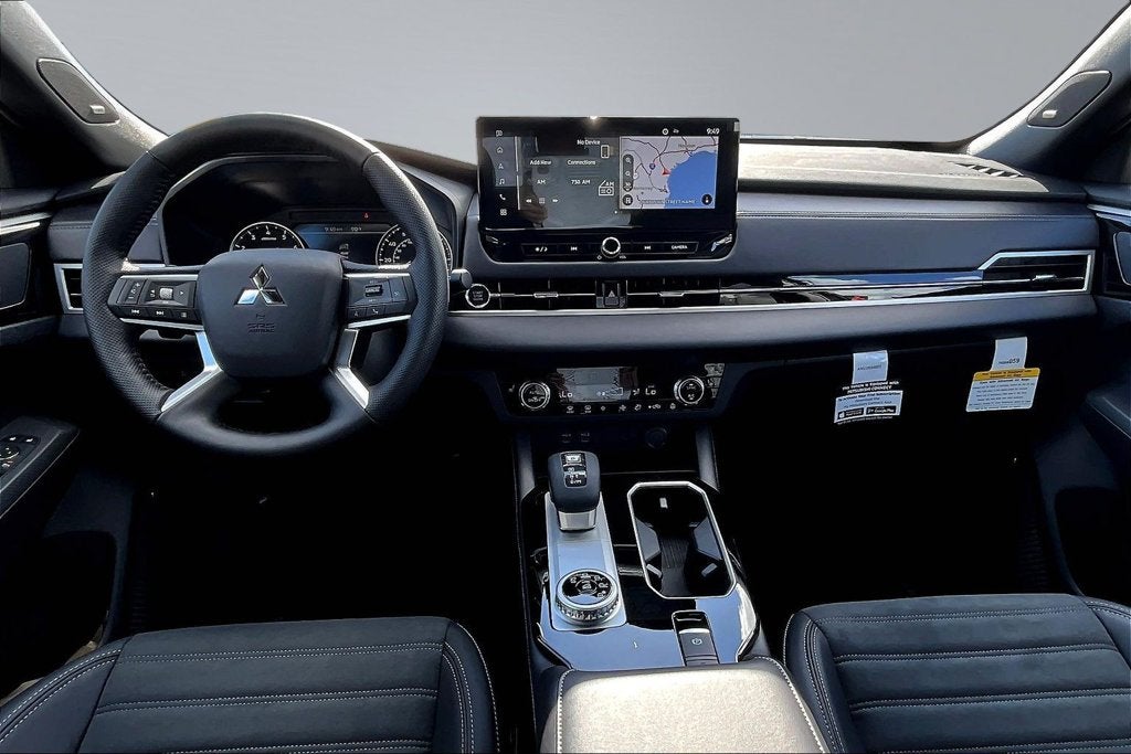 2026 Mitsubishi Outlander LE