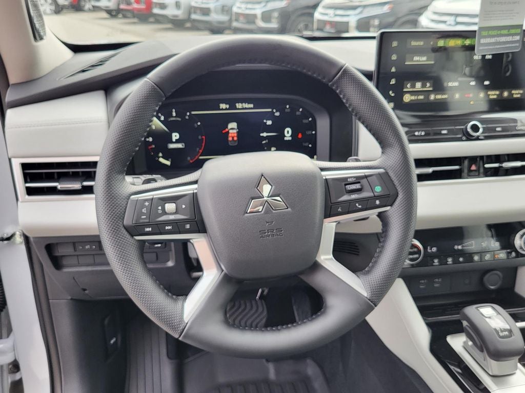 2026 Mitsubishi Outlander SE