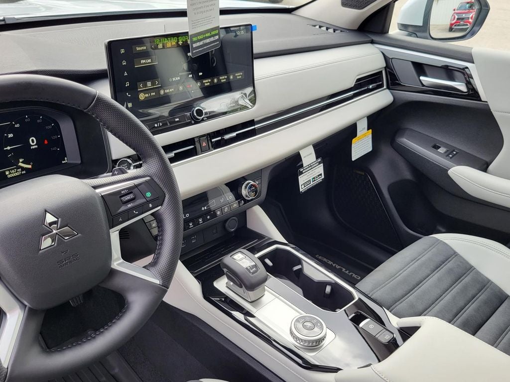 2026 Mitsubishi Outlander SE