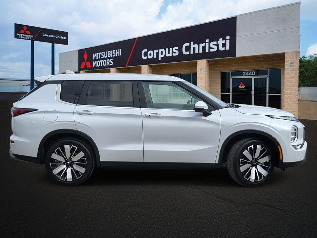 2026 Mitsubishi Outlander SE