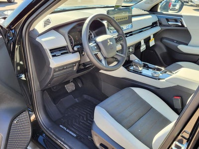 2026 Mitsubishi Outlander SE