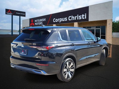 2026 Mitsubishi Outlander SE