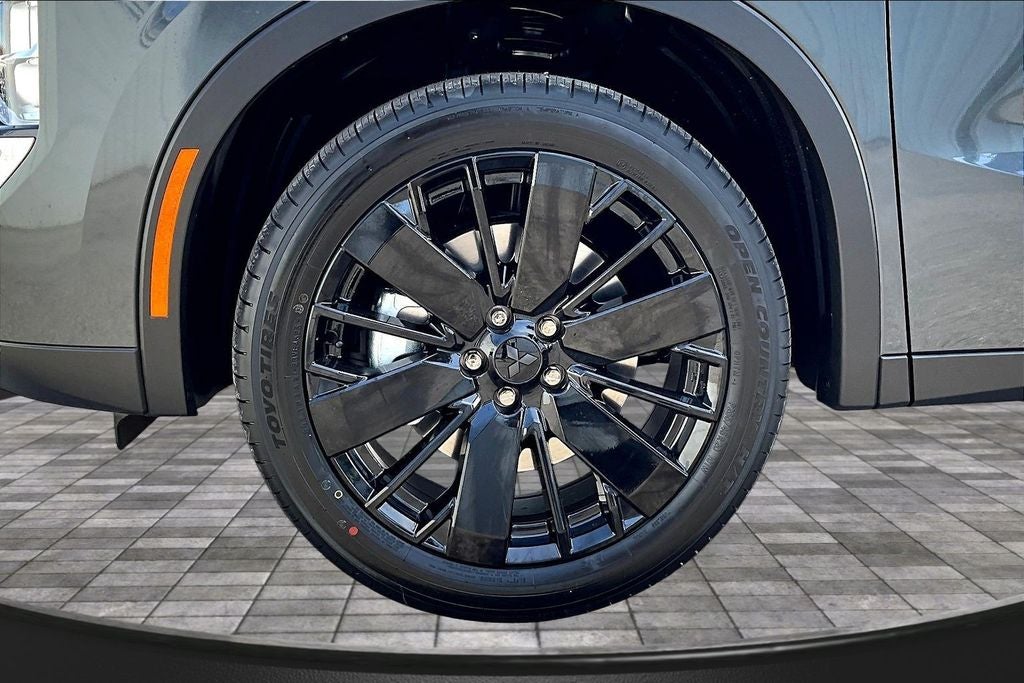 2026 Mitsubishi Outlander LE