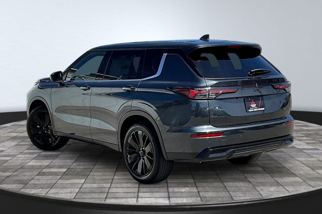 2026 Mitsubishi Outlander LE