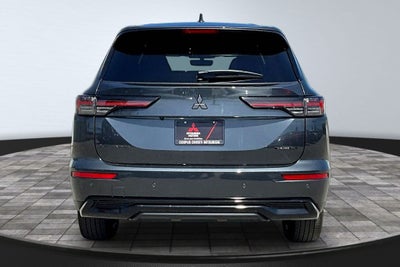 2026 Mitsubishi Outlander LE