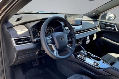 2026 Mitsubishi Outlander LE