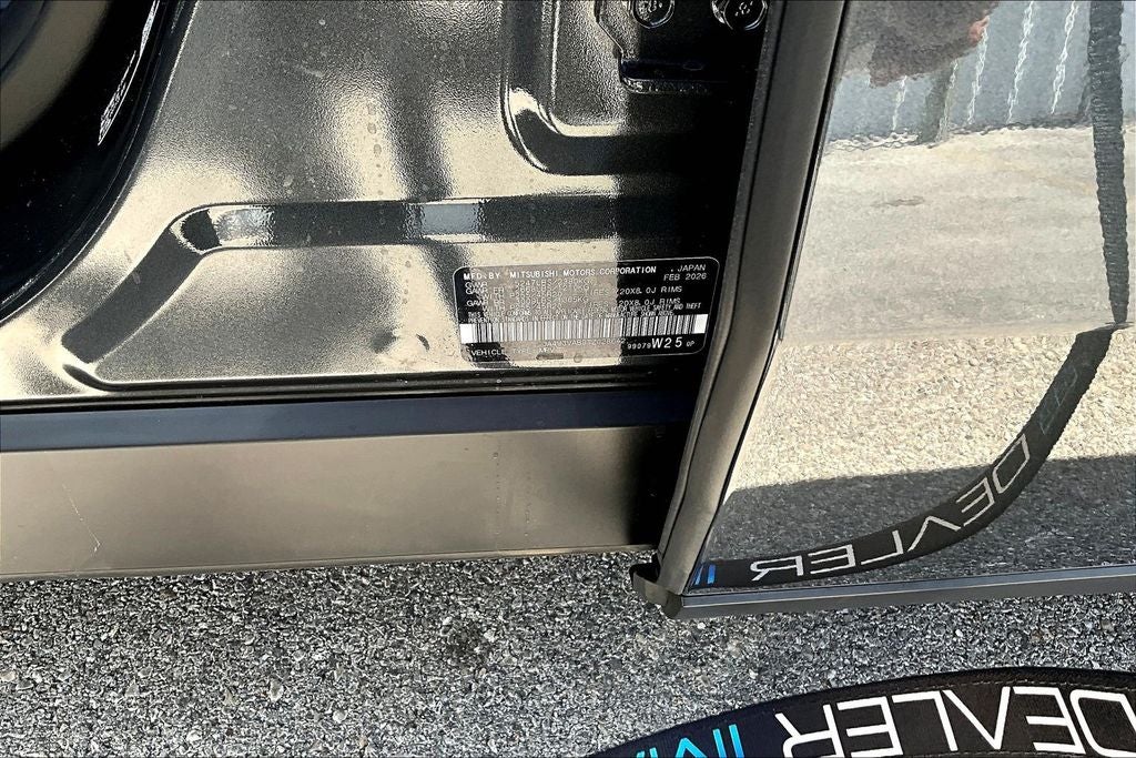 2026 Mitsubishi Outlander LE