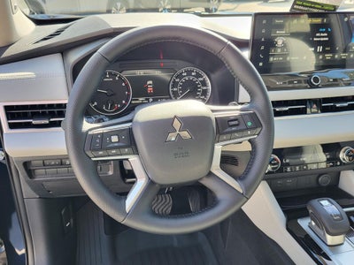 2026 Mitsubishi Outlander SE