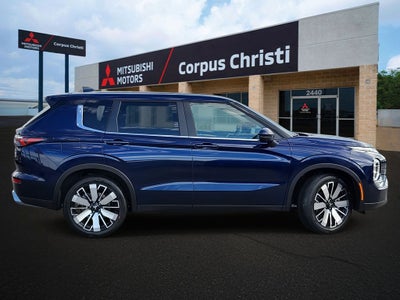 2026 Mitsubishi Outlander SE