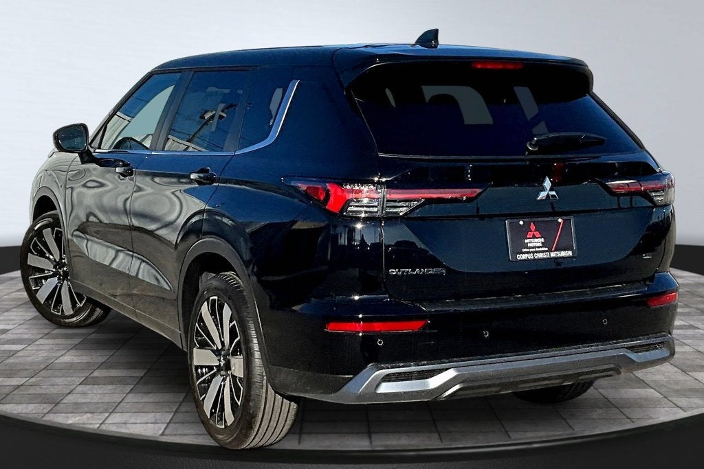 2026 Mitsubishi Outlander SE