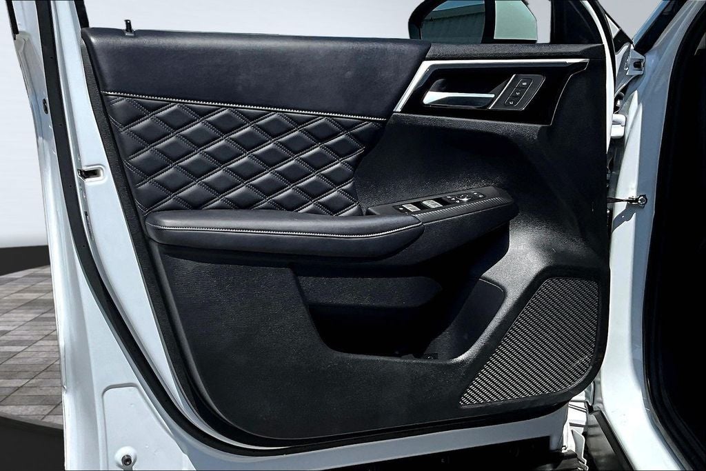 2024 Mitsubishi Outlander SEL