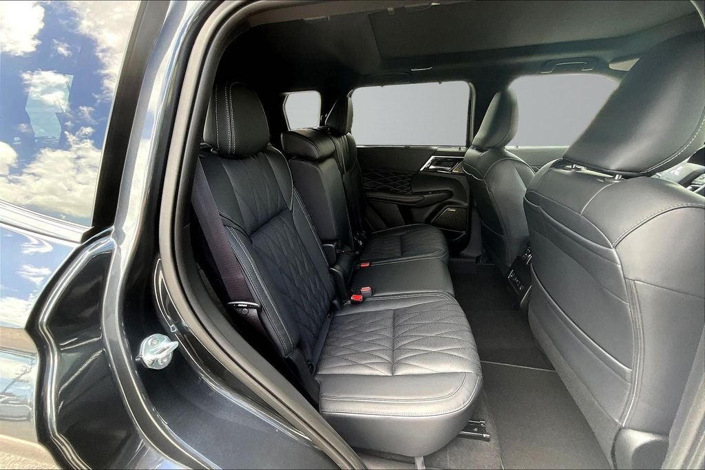 2026 Mitsubishi Outlander Black Edition