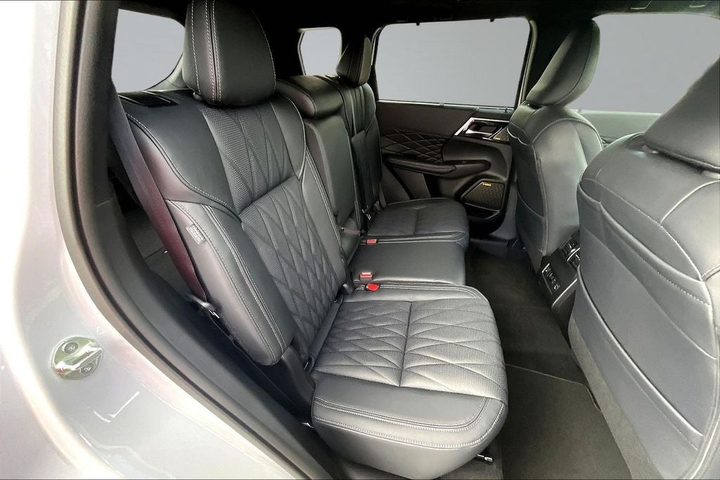 2026 Mitsubishi Outlander Black Edition