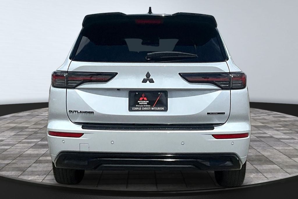 2026 Mitsubishi Outlander Black Edition