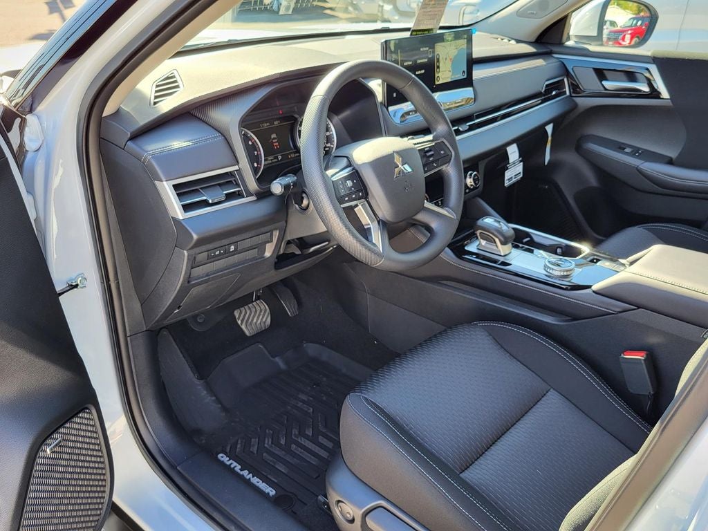 2026 Mitsubishi Outlander ES