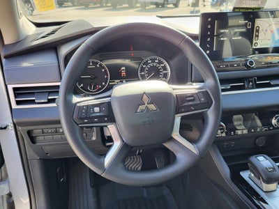 2026 Mitsubishi Outlander ES