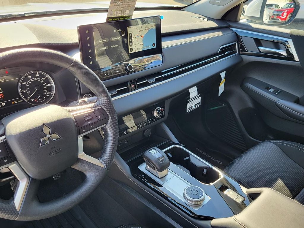 2026 Mitsubishi Outlander ES