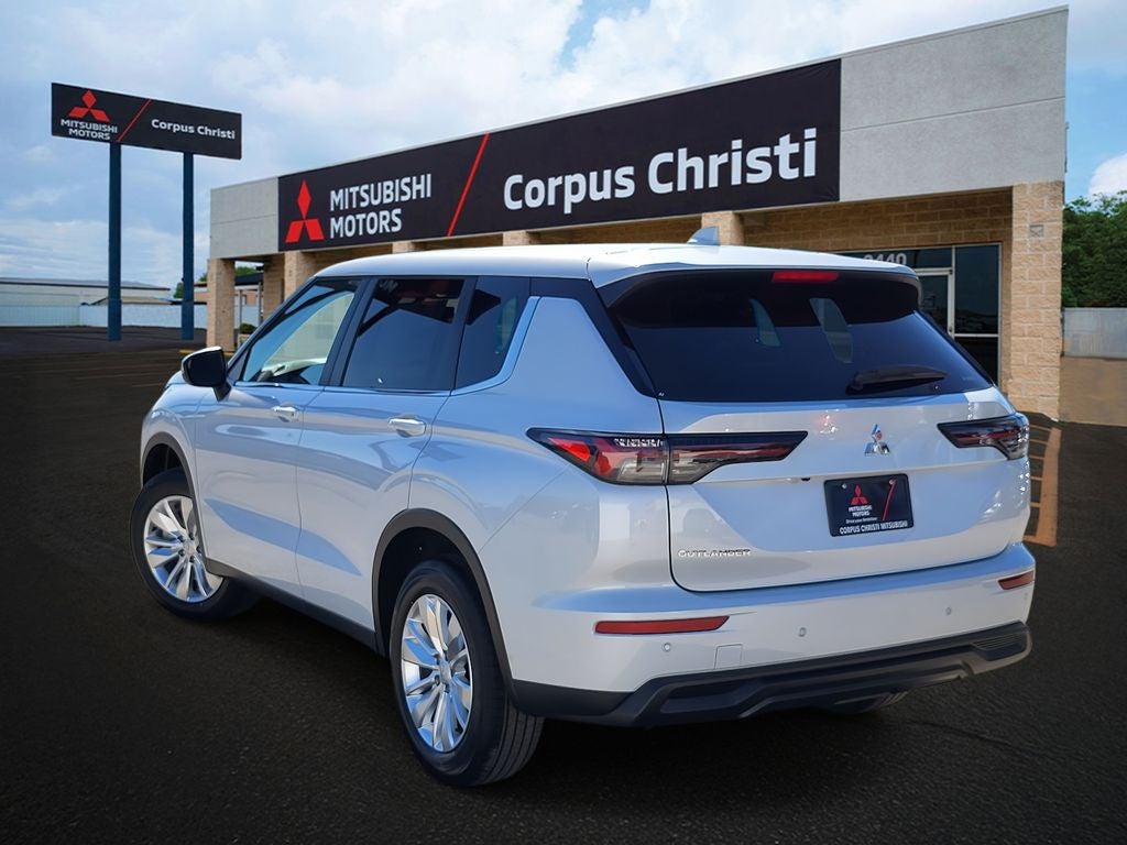 2026 Mitsubishi Outlander ES