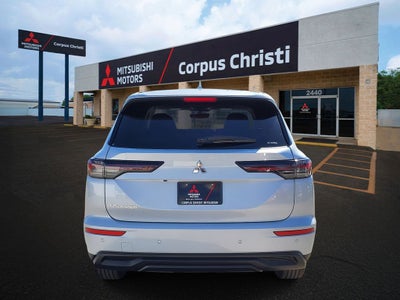 2026 Mitsubishi Outlander ES