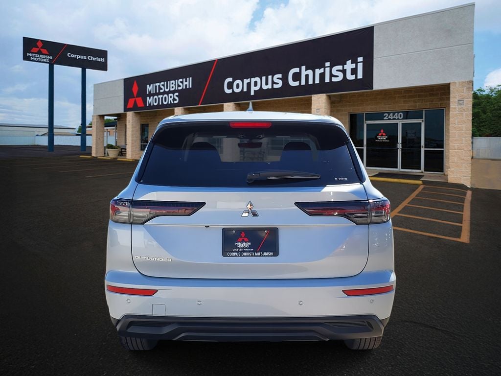 2026 Mitsubishi Outlander ES