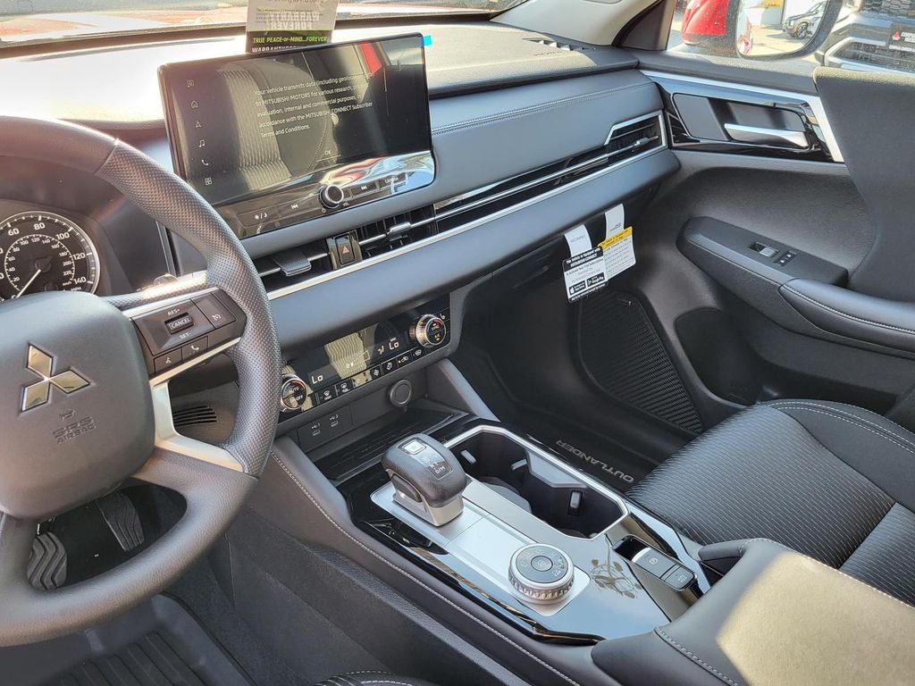 2026 Mitsubishi Outlander ES