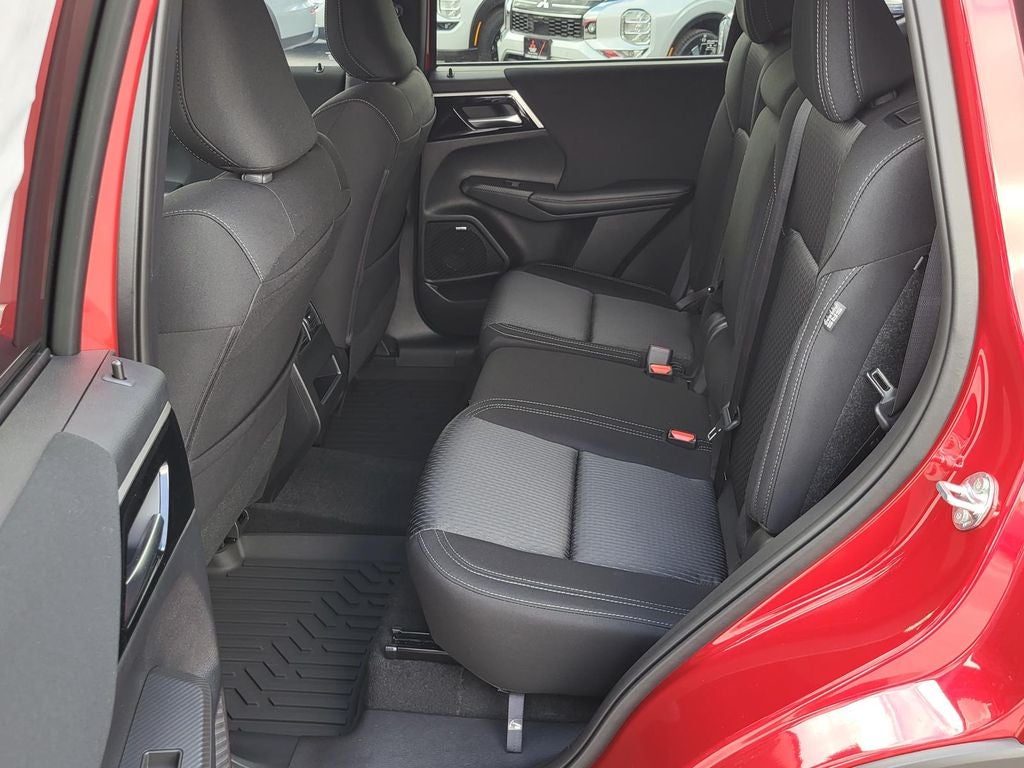 2026 Mitsubishi Outlander ES