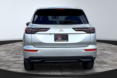 2026 Mitsubishi Outlander ES