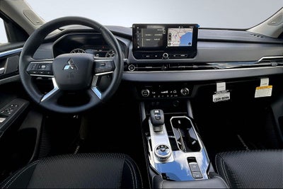 2026 Mitsubishi Outlander ES