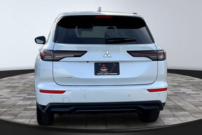 2026 Mitsubishi Outlander ES