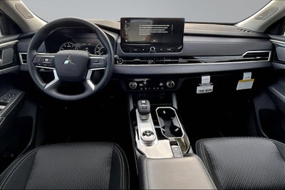 2026 Mitsubishi Outlander ES