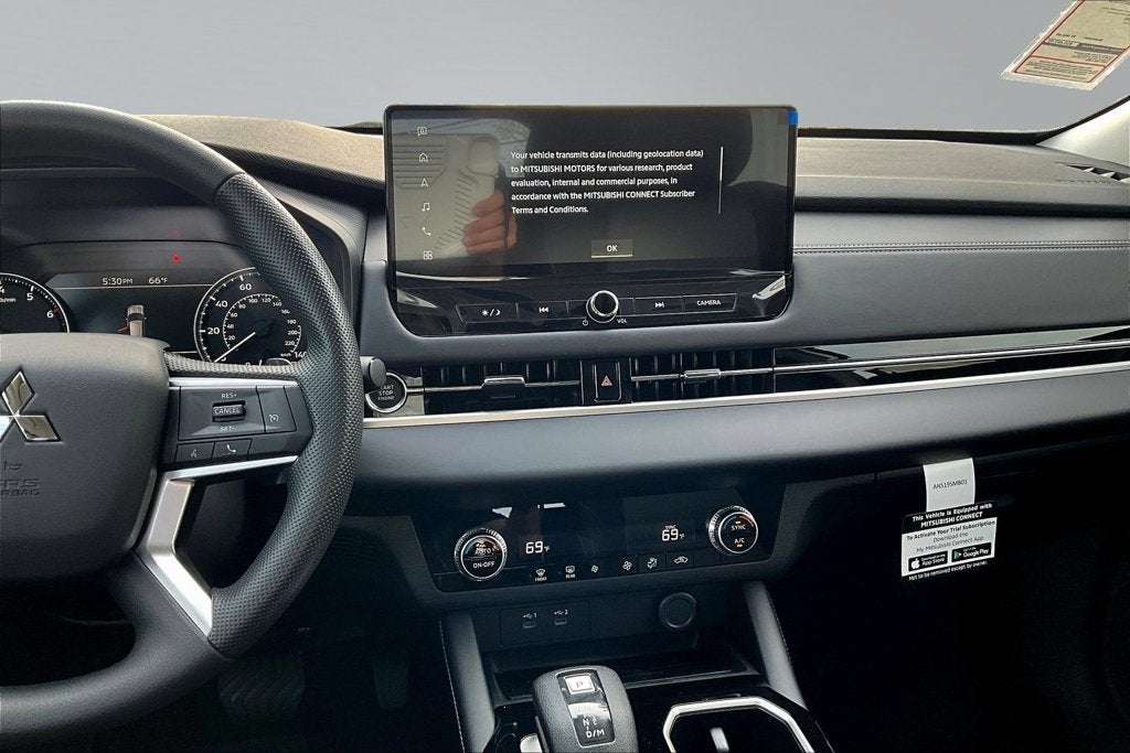 2026 Mitsubishi Outlander ES