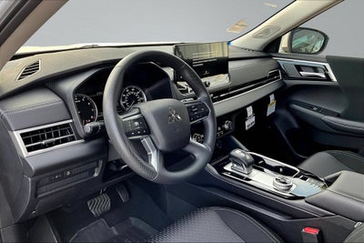 2026 Mitsubishi Outlander ES