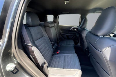 2026 Mitsubishi Outlander LE