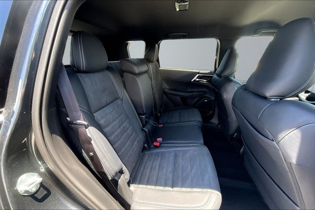 2026 Mitsubishi Outlander LE