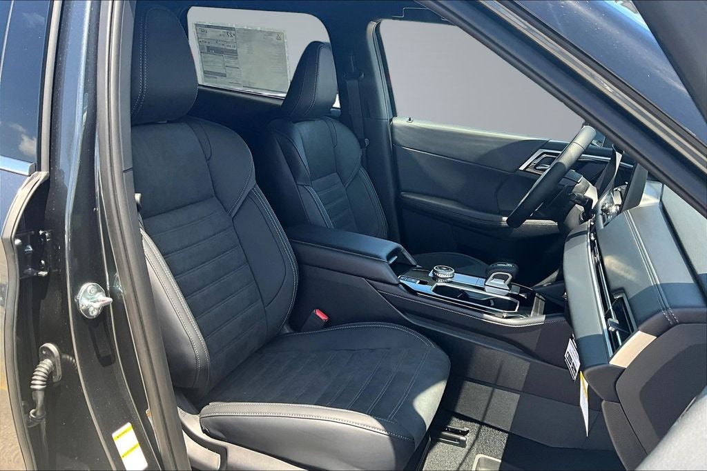 2026 Mitsubishi Outlander LE
