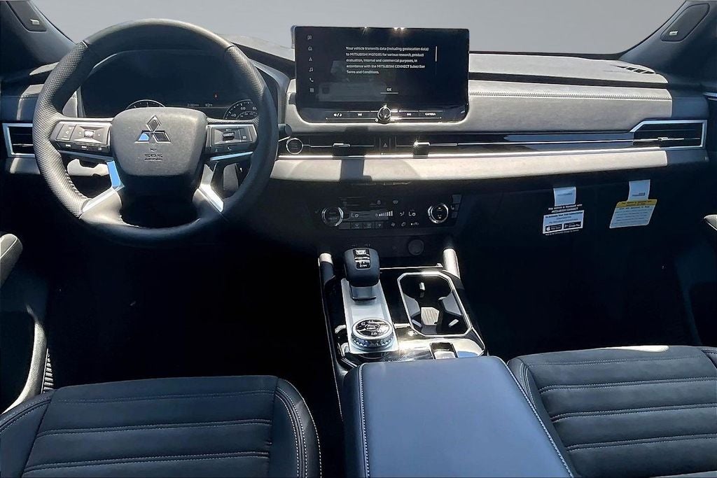 2026 Mitsubishi Outlander LE